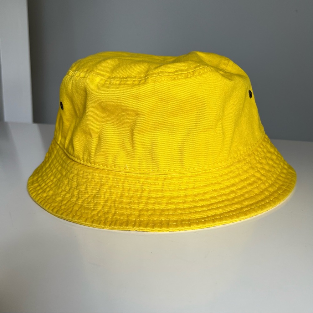 NEW W/O TAGS Yellow Bucket Hat Large/XLarge